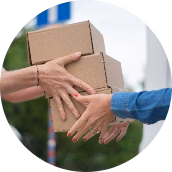 entrega en mano de caja de cartón-repartidor-cajas de cartón